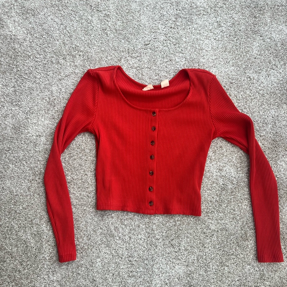 Levi’s cropped sweater